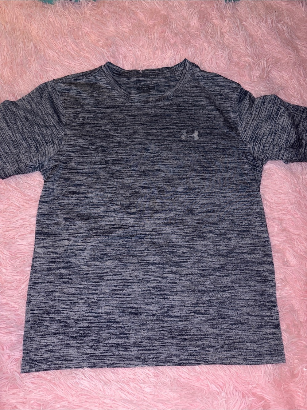 Under Armour Men’s Charcoal Heathered Performance Tee